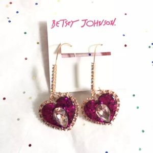 BETSEY JOHNSON glitter heart earrings